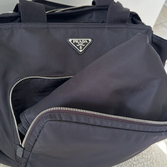 Authentic Prada Re-Nylon Baby Bag. Amazing condition! - Picture 5 of 8